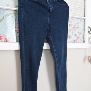 Levis  skinny stretch jeans/jeggings